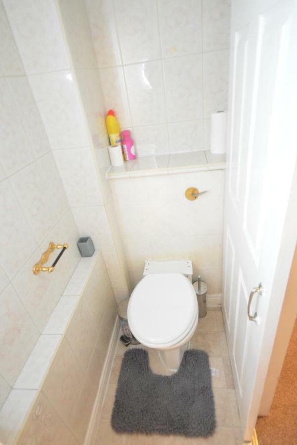Four Bedroom Townhouse 12 Minutes Walk To Excel Exhibition Centre London Ngoại thất bức ảnh