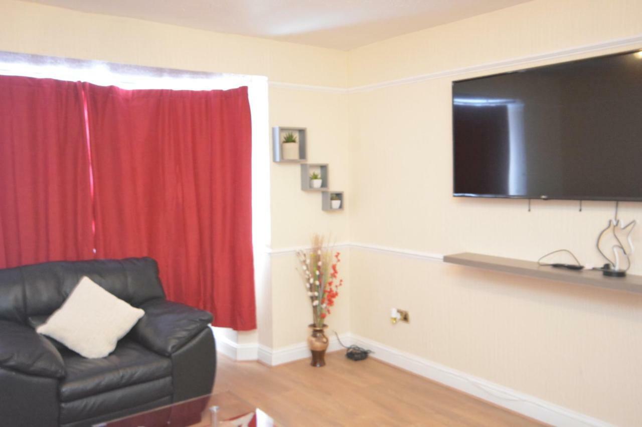Four Bedroom Townhouse 12 Minutes Walk To Excel Exhibition Centre London Ngoại thất bức ảnh