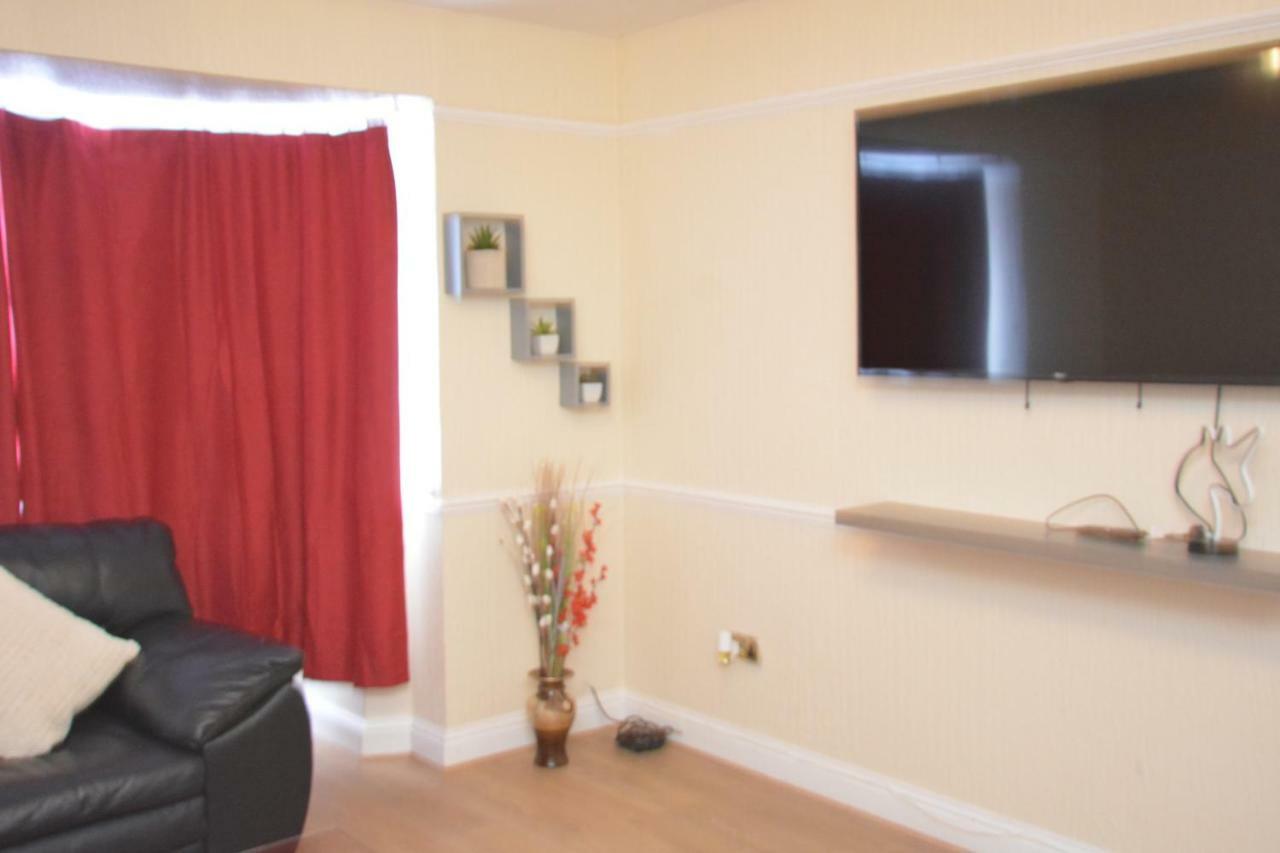Four Bedroom Townhouse 12 Minutes Walk To Excel Exhibition Centre London Ngoại thất bức ảnh