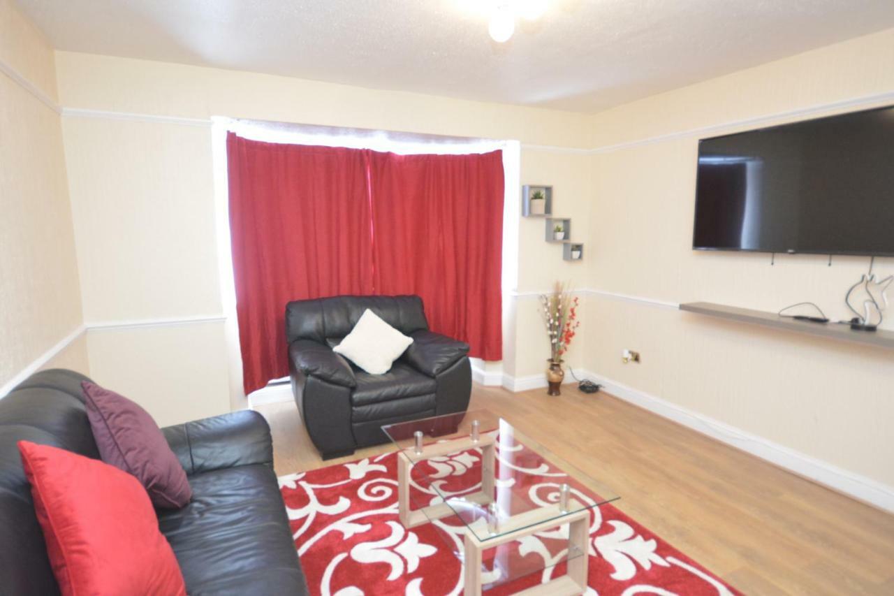 Four Bedroom Townhouse 12 Minutes Walk To Excel Exhibition Centre London Ngoại thất bức ảnh