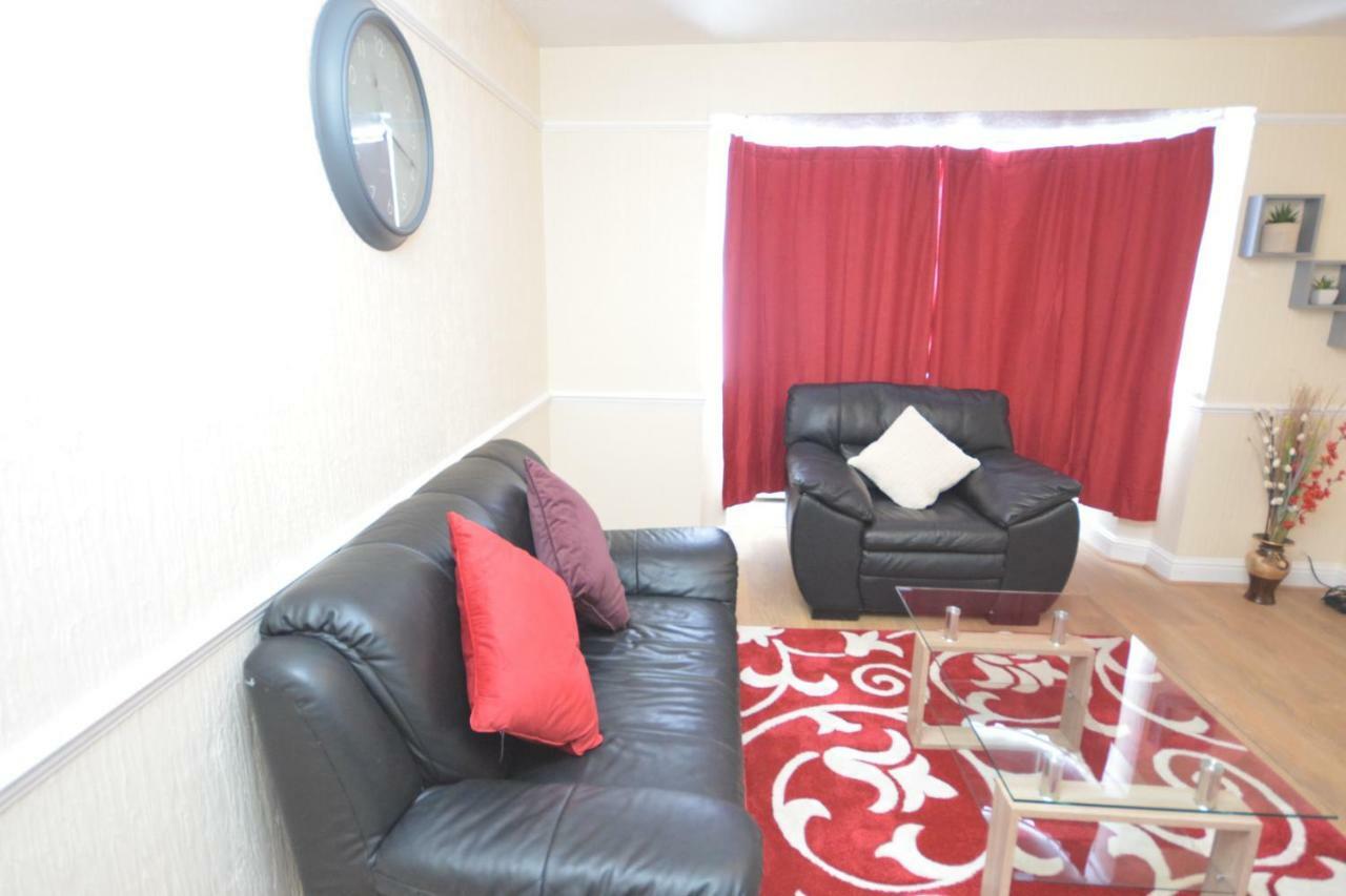 Four Bedroom Townhouse 12 Minutes Walk To Excel Exhibition Centre London Ngoại thất bức ảnh