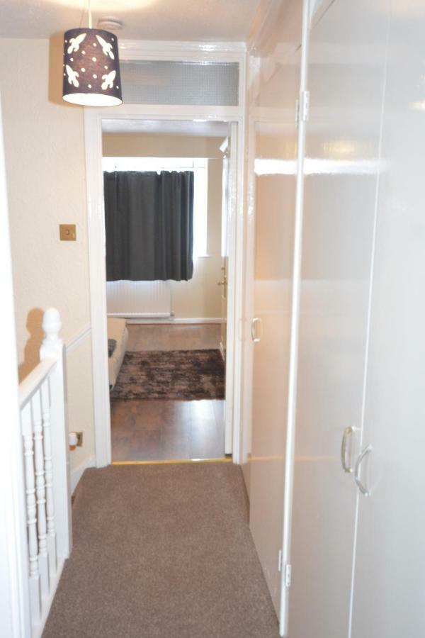 Four Bedroom Townhouse 12 Minutes Walk To Excel Exhibition Centre London Ngoại thất bức ảnh