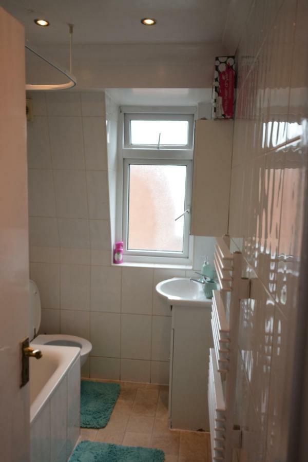Four Bedroom Townhouse 12 Minutes Walk To Excel Exhibition Centre London Ngoại thất bức ảnh