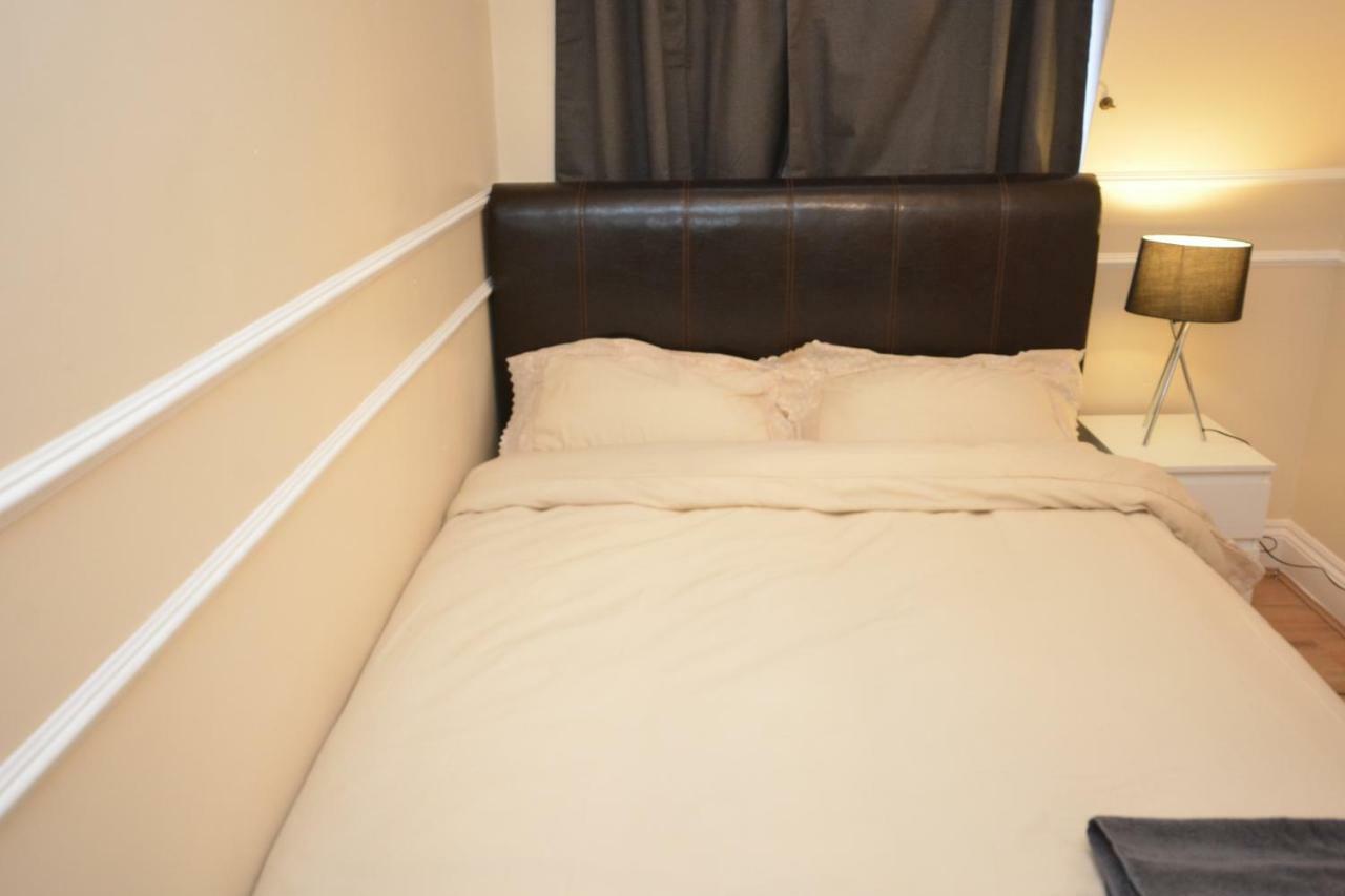 Four Bedroom Townhouse 12 Minutes Walk To Excel Exhibition Centre London Ngoại thất bức ảnh