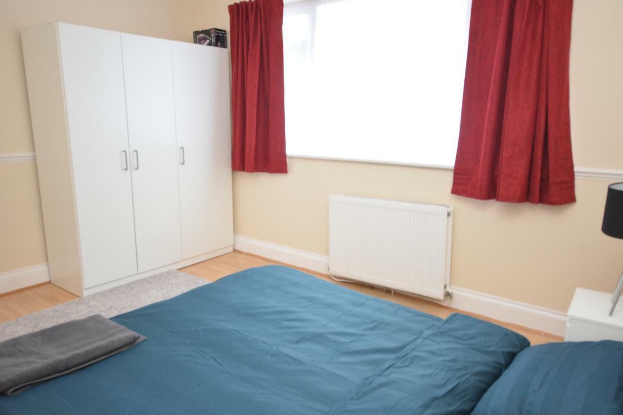 Four Bedroom Townhouse 12 Minutes Walk To Excel Exhibition Centre London Ngoại thất bức ảnh
