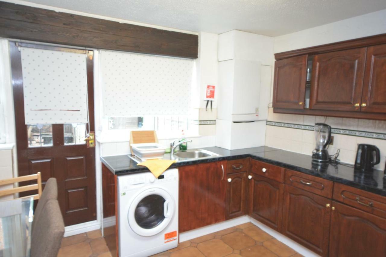 Four Bedroom Townhouse 12 Minutes Walk To Excel Exhibition Centre London Ngoại thất bức ảnh
