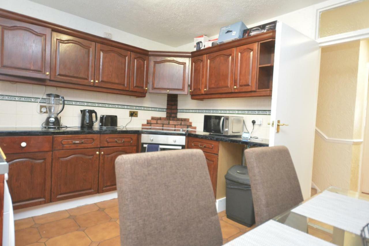 Four Bedroom Townhouse 12 Minutes Walk To Excel Exhibition Centre London Ngoại thất bức ảnh