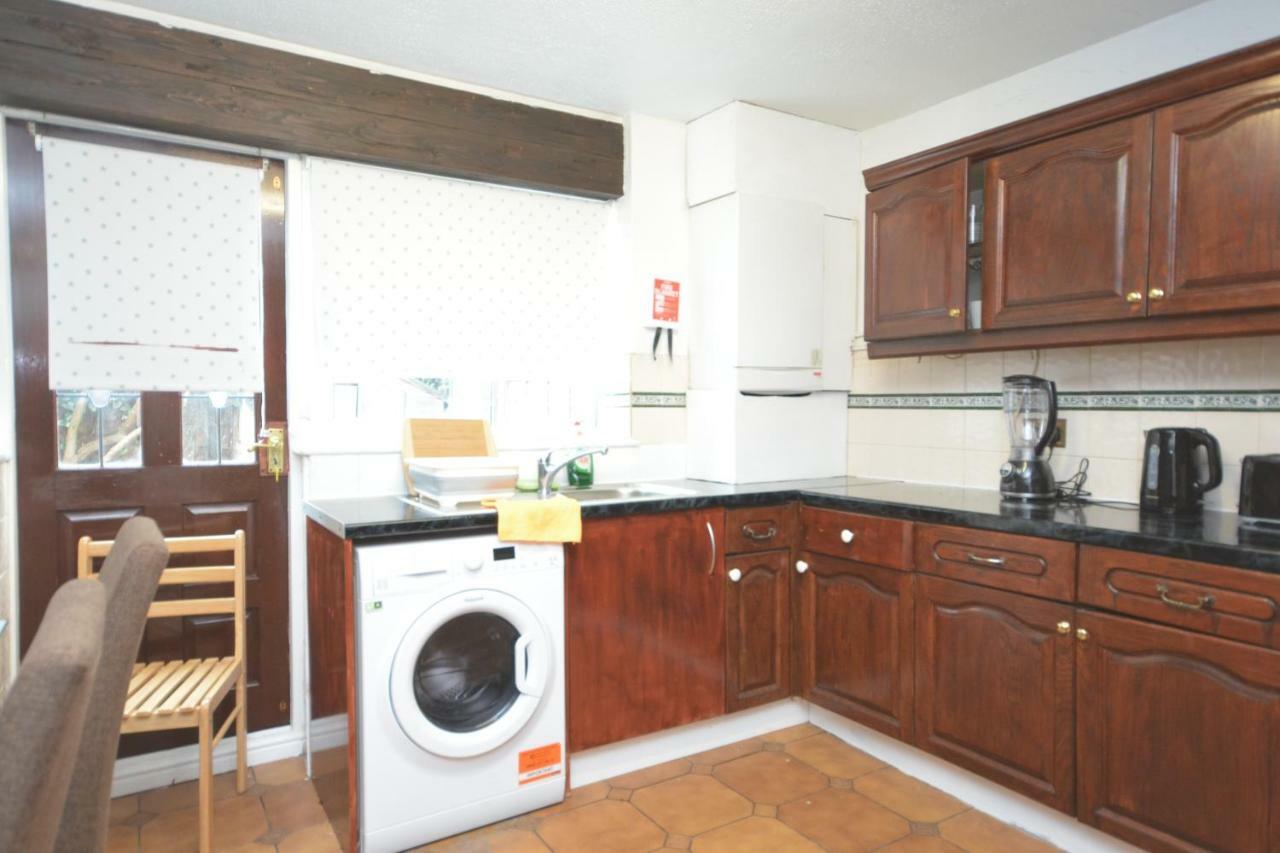 Four Bedroom Townhouse 12 Minutes Walk To Excel Exhibition Centre London Ngoại thất bức ảnh